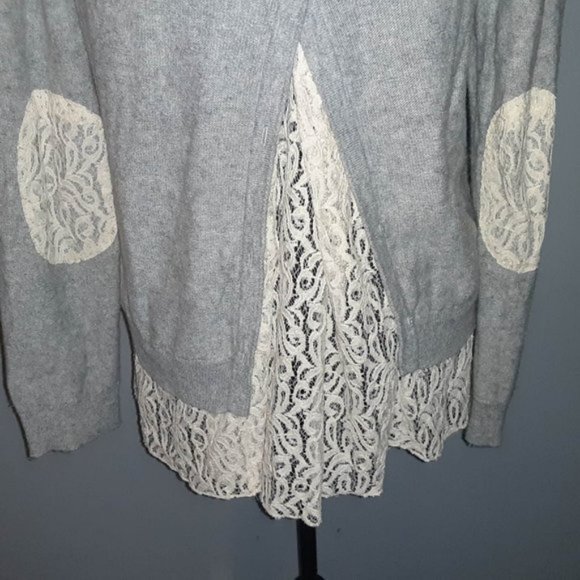 Angel of the North Light Weight Sweater Grey w/ Lace Accents Size Large - Picture 7 of 14